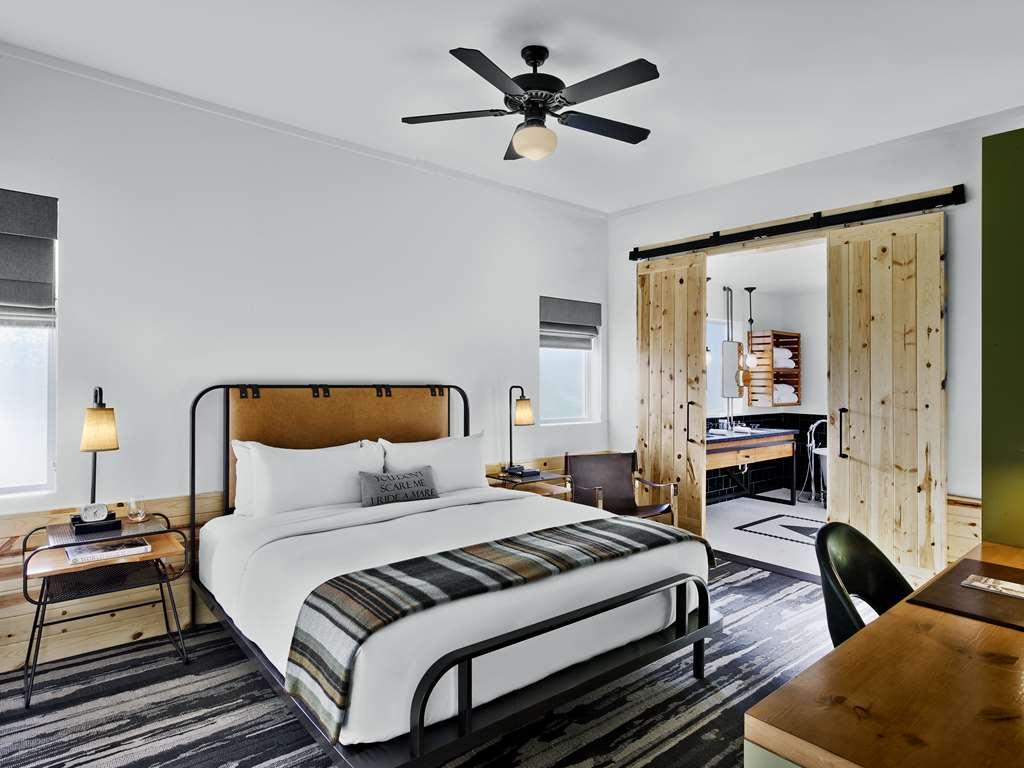Cavalry Court, By Valencia Hotel Collection College Station Cameră foto