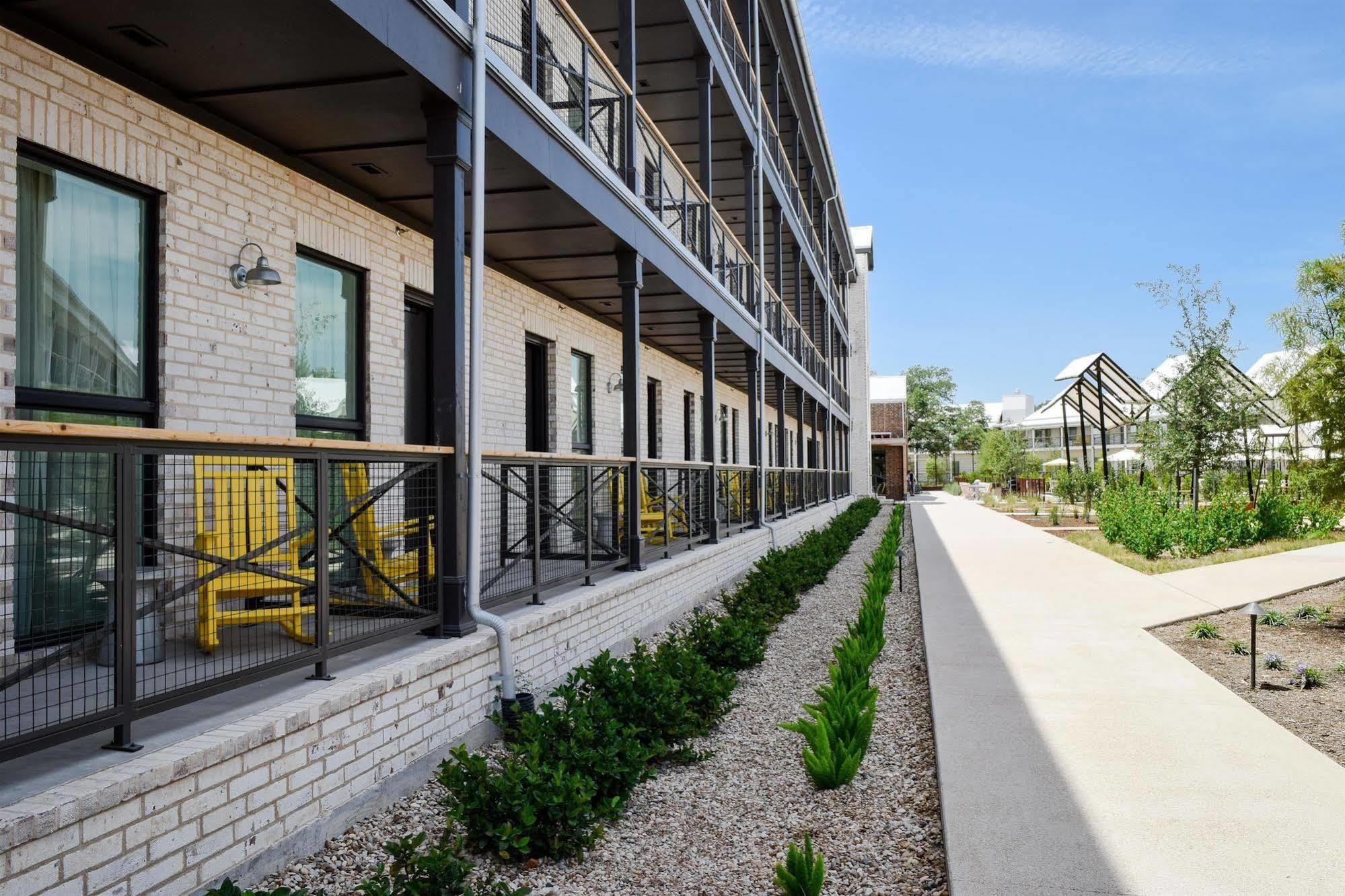 Cavalry Court, By Valencia Hotel Collection College Station Exterior foto