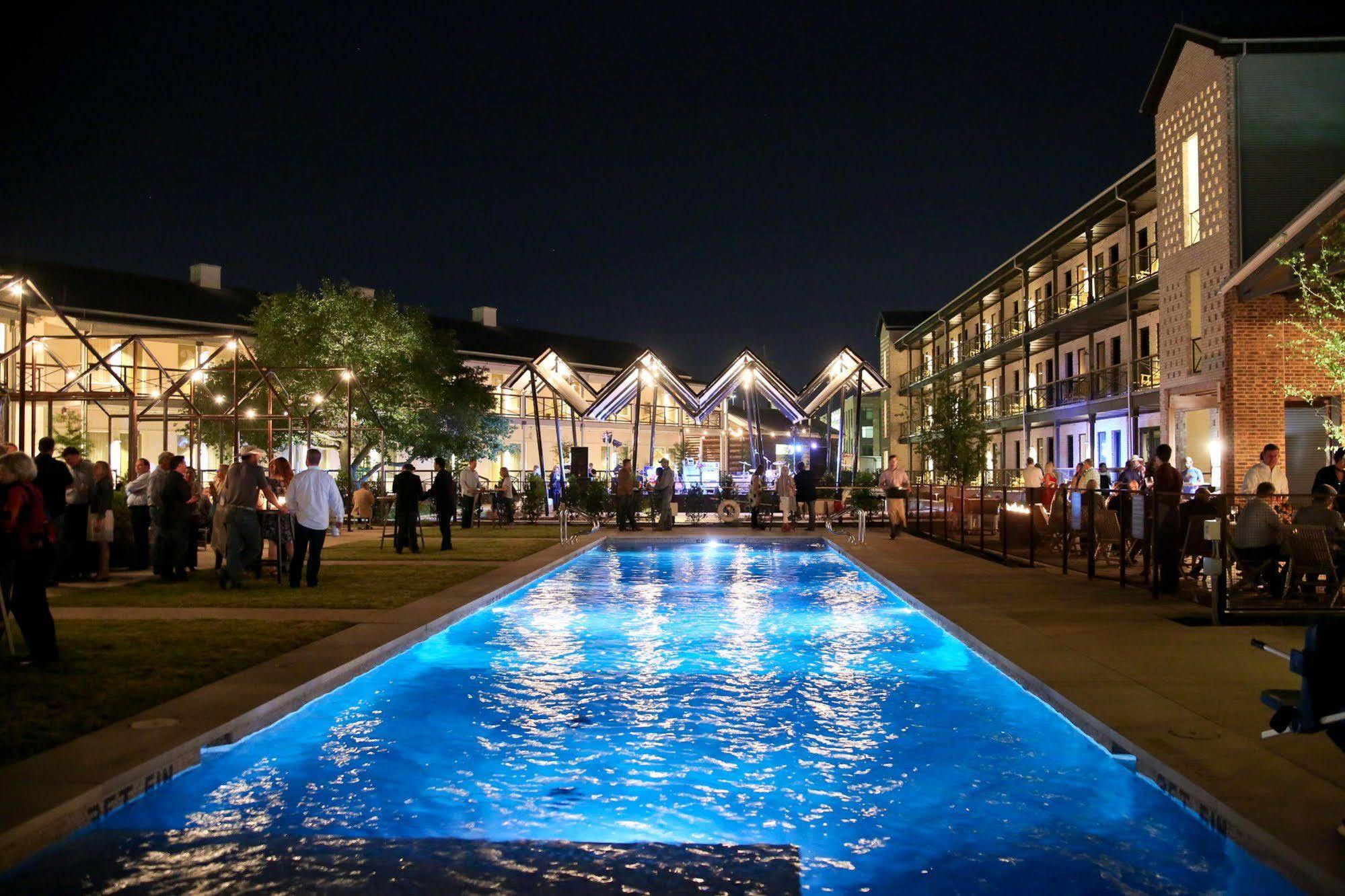 Cavalry Court, By Valencia Hotel Collection College Station Exterior foto