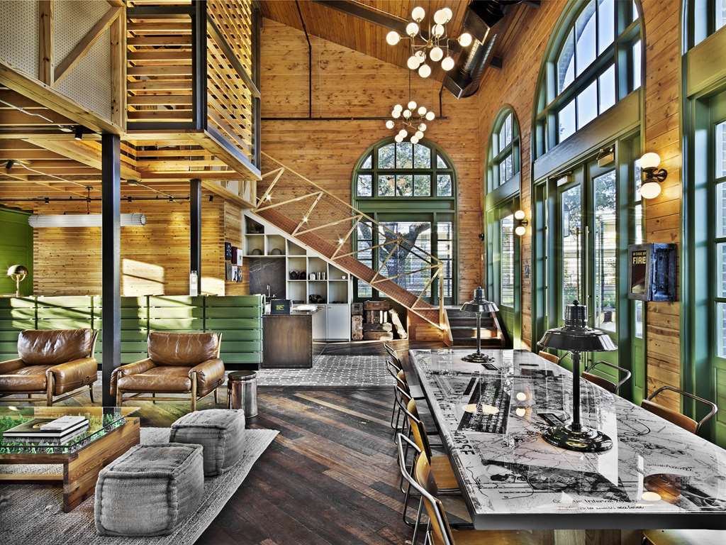 Cavalry Court, By Valencia Hotel Collection College Station Interior foto